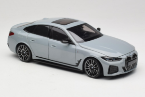BMW i4 G26 Grey Metallic Minichamps 1:18 110023010 Diecast - image 6 of 8