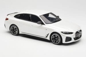 BMW i4 M50 G26 Mineral White Metallic Otto 1:18 OT1074 Resin - image 4 of 6