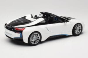 BMW i8 Roadster I15 White Metallic Minichamps 1:18 155027031 Diecast - image 2 of 6