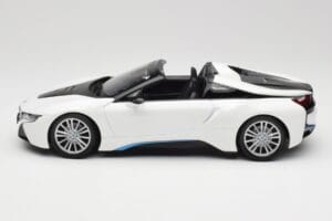 BMW i8 Roadster I15 White Metallic Minichamps 1:18 155027031 Diecast - image 3 of 6