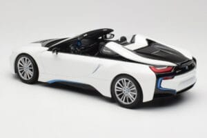BMW i8 Roadster I15 White Metallic Minichamps 1:18 155027031 Diecast - image 5 of 6