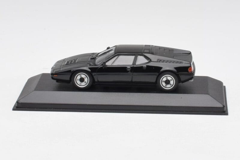BMW M1 Black Minichamps 1:43 940025021 Diecast