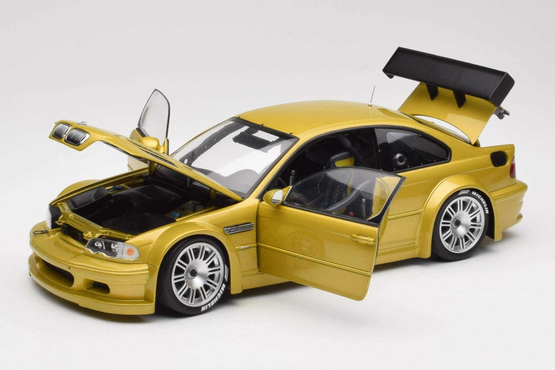 Minichamps BMW M3 E46 GTR Phoenix Yellow 1:18