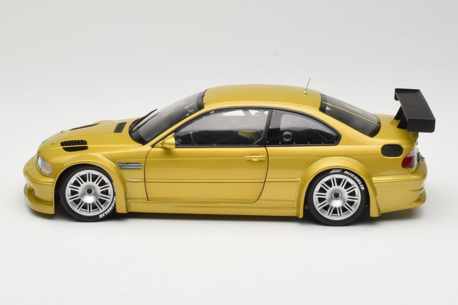 Minichamps BMW M3 E46 GTR Phoenix Yellow 1:18