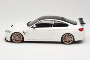 BMW M4 F82 GTS Alpine White Minichamps 1:18 110025221 Diecast - image 4 of 8