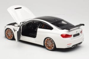 BMW M4 F82 GTS Alpine White Minichamps 1:18 110025221 Diecast - image 5 of 8