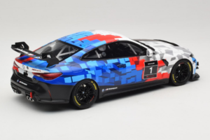 BMW M4 GT4 #1 Presentation 2024 Otto 1:18 OT1125 Resin - image 2 of 6