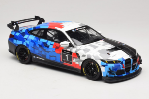 BMW M4 GT4 #1 Presentation 2024 Otto 1:18 OT1125 Resin - image 4 of 6