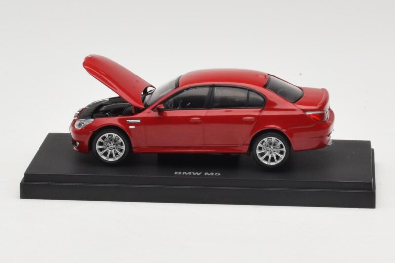 BMW M5 E60 Red Kyosho 1:43 BMW M5 E60 Red Kyosho 1:43 03503R Diecast