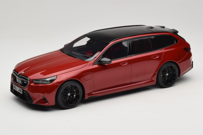 BMW M5 G99 Touring Fire Red GT Spirit 1:18 BMW M5 G99 Touring Fire Red GT Spirit 1:18 GT964 Resin