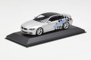 BMW M6 E63 IAA Frankfurt Silver Minichamps 1:43 M6001 Diecast - image 2 of 4