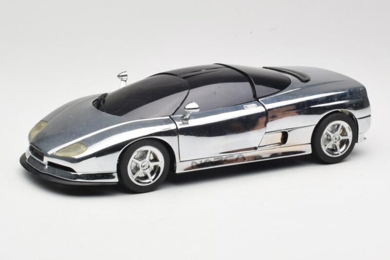 BMW Nazca M12 Chrome Silver Revell 1:18 BMW Nazca M12 Chrome Silver Revell 1:18 08916 Diecast