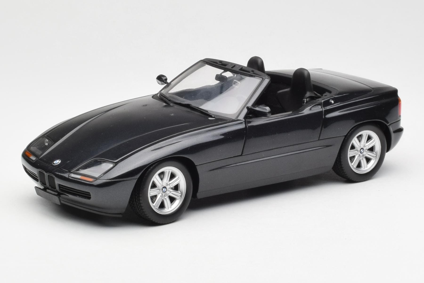1/18 ミニチャンプス  Z1 ART CAR #11 1991 Minichamps BMW Z1 1:18 Black Metallic Diecast Model