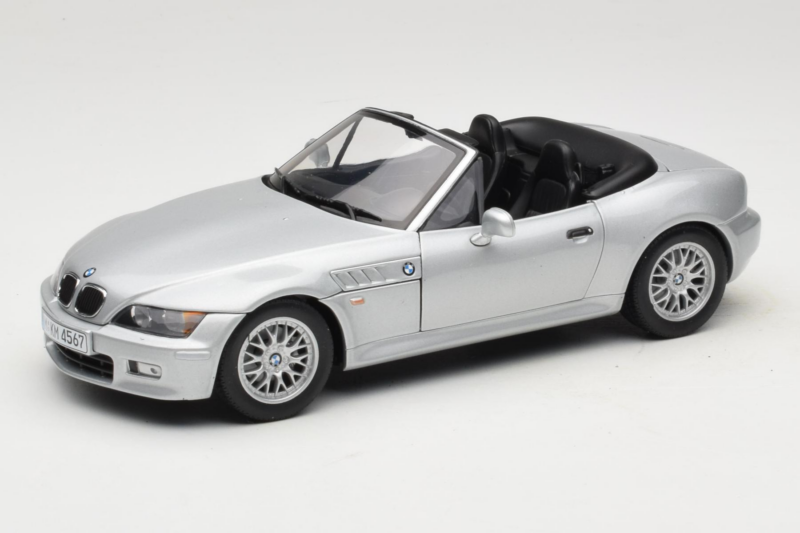 BMW Z3 Roadster 1.8 Silver Dealer Edition UT Models 1:18 80439411712 Diecast
