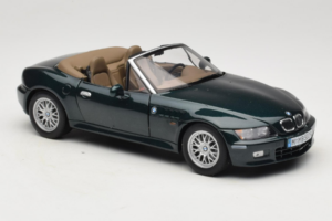 BMW Z3 Roadster 2.8 Dark Green Dealer Edition UT Models 1:18 80439411713 Diecast - image 6 of 8