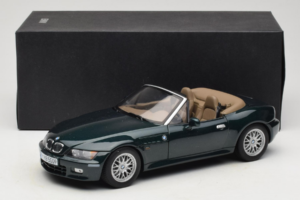 BMW Z3 Roadster 2.8 Dark Green Dealer Edition UT Models 1:18 80439411713 Diecast - image 8 of 8