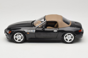 BMW Z3 Roadster Green Dealer Edition UT Models 1:18 80439411711 Diecast - image 4 of 8