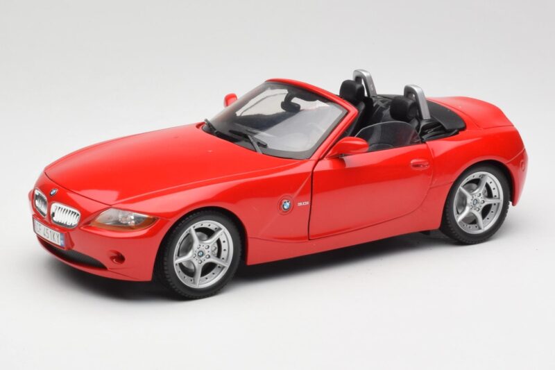 BMW Z4 E85 Roadster Red Bburago 1:18 34046 Diecast