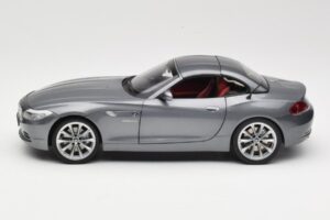 BMW Z4 E89 sDrive 35i Space Grey Metallic Kyosho 1:18 80432147085 Diecast - image 4 of 8