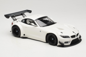 BMW Z4 GT3 E89 White Minichamps 1:18 151122301 Diecast - image 4 of 6