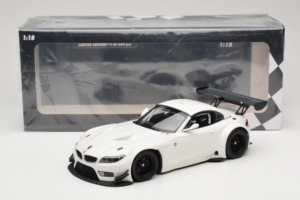 BMW Z4 GT3 E89 White Minichamps 1:18 151122301 Diecast - image 6 of 6