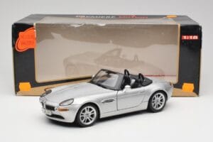 BMW Z8 E52 Titanium Silver Maisto 1:18 536896 Diecast - image 8 of 8