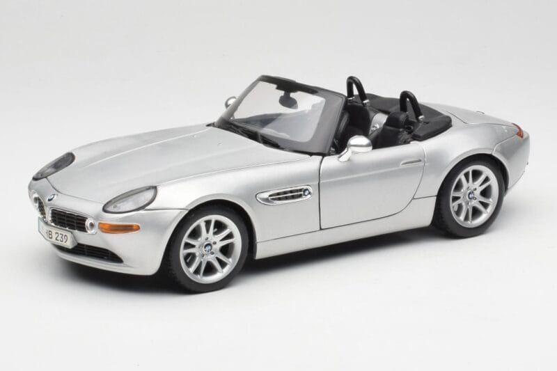 BMW Z8 E52 Titanium Silver Maisto 1:18 536896 Diecast