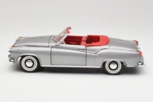 Borgward Isabella Cabriolet Silver Revell 1:18 08411 Diecast - image 4 of 8