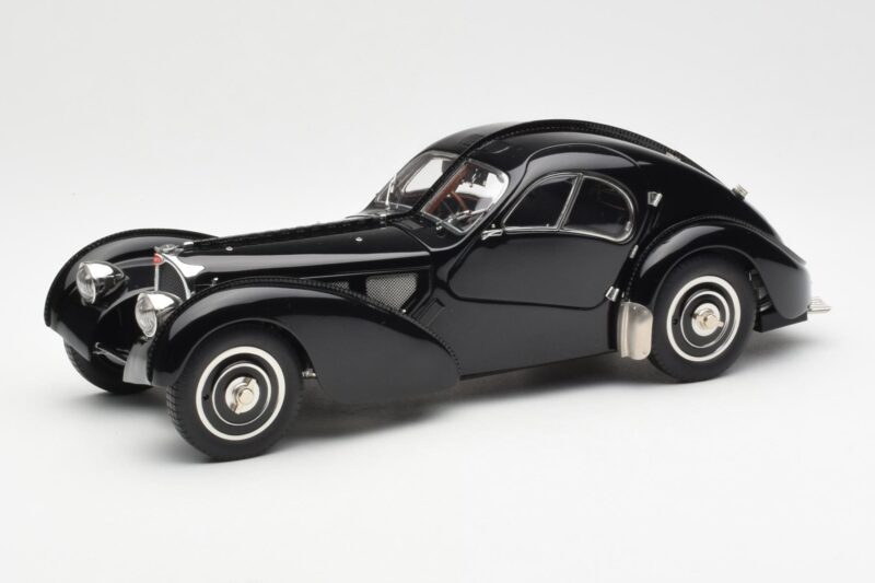 Bugatti 57SC Atlantic Black CMC 1:18 M-085 Diecast