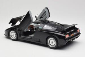 Bugatti EB110 Black Bburago 1:18 3055 Diecast - image 5 of 8