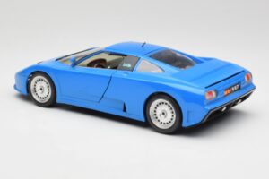 Bugatti EB110 Blue Bburago 1:18 3035 Diecast - image 7 of 8