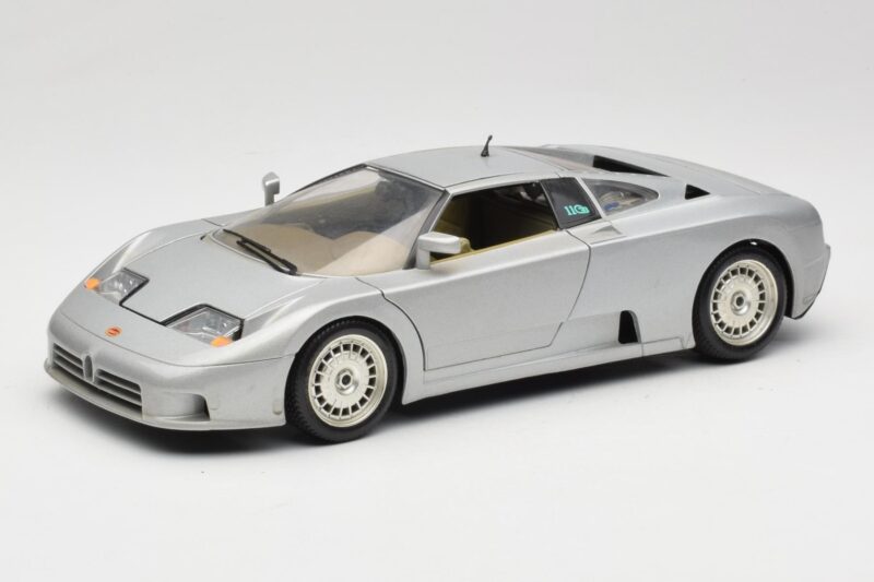 Bugatti EB110 Silver Bburago 1:18 3035-S Diecast