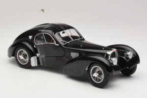 Bugatti Type 57 SC Atlantic Black Solido 1:18 S1802101 Diecast - image 4 of 6