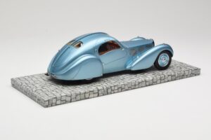 Bugatti Type 57SC Atlantic Blue Minichamps 1:18 107110320 Diecast - image 2 of 6