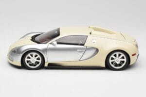 Bugatti Veyron Edition Centenaire Chrome Beige Minichamps 1:18 100110854 Diecast - image 4 of 8