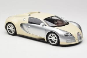 Bugatti Veyron Edition Centenaire Chrome Beige Minichamps 1:18 100110854 Diecast - image 6 of 8