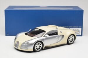 Bugatti Veyron Edition Centenaire Chrome Beige Minichamps 1:18 100110854 Diecast - image 8 of 8