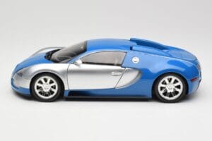 Bugatti Veyron Edition Centenaire Chrome Blue Minichamps 1:18 100110850 Diecast - image 4 of 8
