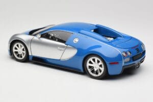 Bugatti Veyron Edition Centenaire Chrome Blue Minichamps 1:18 100110850 Diecast - image 7 of 8
