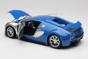 Bugatti Veyron Edition Centenaire Chrome Blue Minichamps 1:18 100110850-O Diecast - image 4 of 7