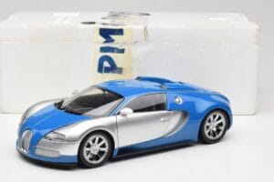 Bugatti Veyron Edition Centenaire Chrome Blue Minichamps 1:18 100110850-O Diecast - image 7 of 7