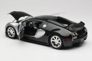 Bugatti Veyron Edition Centenaire Chrome Green Minichamps 1:18 100110852 Diecast - image 5 of 8