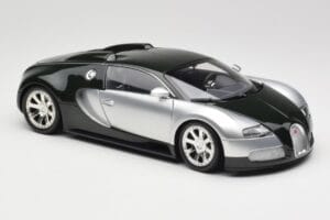 Bugatti Veyron Edition Centenaire Chrome Green Minichamps 1:18 100110852 Diecast - image 6 of 8