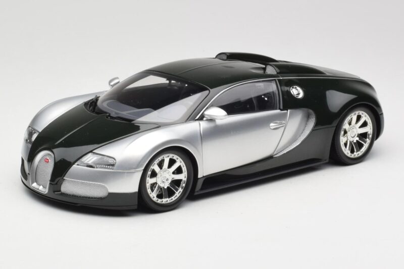 Bugatti Veyron Edition Centenaire Chrome Green Minichamps 1:18 100110852 Diecast