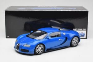 Bugatti Veyron Light Blue Dark Blue Minichamps 1:18 100110821 Diecast - image 8 of 8