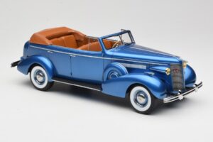Buick Roadmaster 80-C Four Door Phaeton Blue Metallic BoS Models 1:18 BOS372 Resin - image 4 of 6