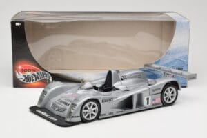 Cadillac Northstar LMP #1 24 Hours of Le Mans 2000 Hot Wheels 1:18 29225 Diecast - image 8 of 8
