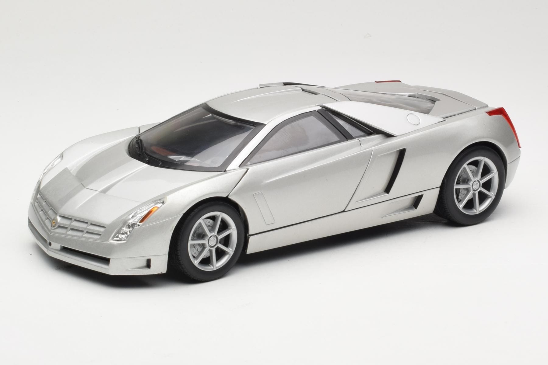 ミニカー Hot Wheels 100% Cadillac Cien 1/18 Hot Wheels Cadillac Cien Silver 1:18 Diecast