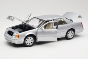 Cadillac DeVille DTS Maisto 1:18 56061 Diecast - image 2 of 8
