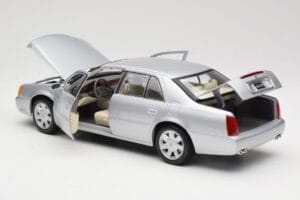 Cadillac DeVille DTS Maisto 1:18 56061 Diecast - image 5 of 8